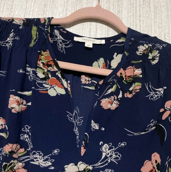 NWOT Fun 2 Fun Size XS Blue Floral Blouse Stitch Fix - Picture 4 of 9